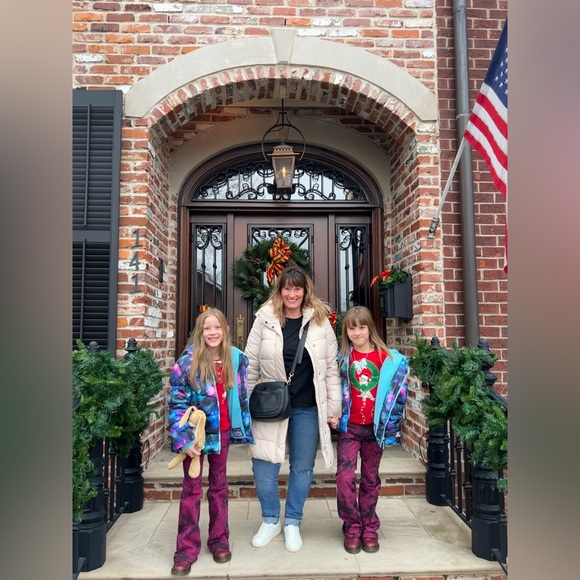 Meet your Posher, Vanessa - Picture 2 of 4